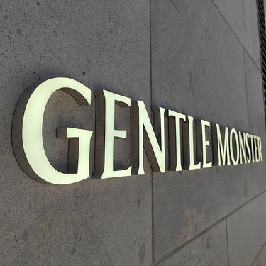 Acrylic-frontlit-LED-channel-letters-for-business-storefronts