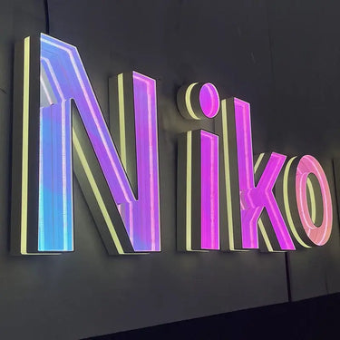 Acrylic-infinity-mirror-letters-for-event-decoration