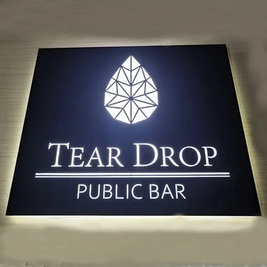 Customizable metal light boxes for unique branding. We help you design the perfect sign to attract and engage customers. Start your project now.